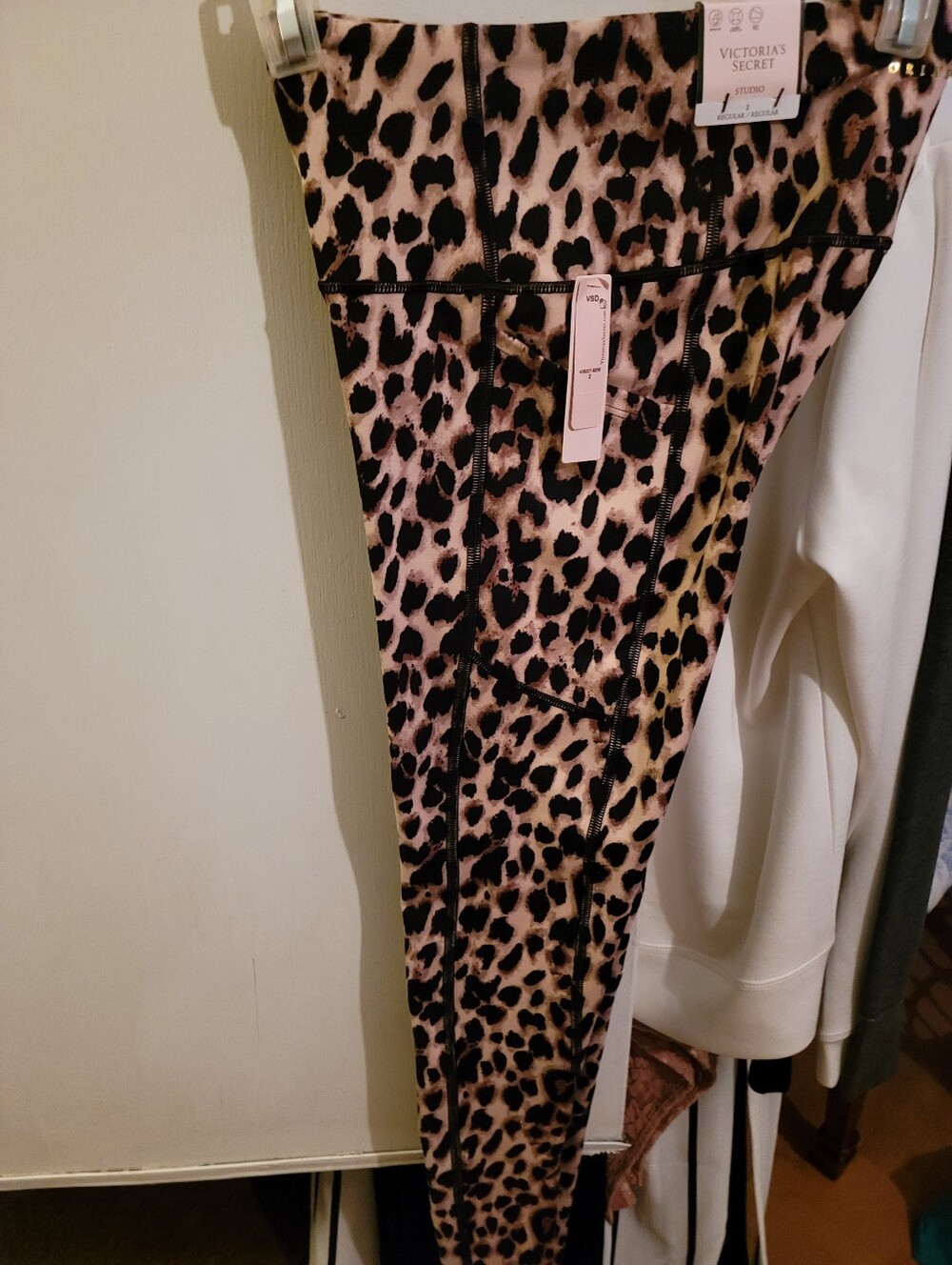 NWT Victoria's Secret Leopard-Print Leggings in Cream and Black